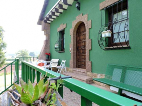 Spacious house with mountain view in Premio
